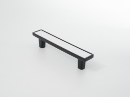 Ручка мебельная  Frame  96 мм  BL+WH  черный+белая кожа  ADELIA